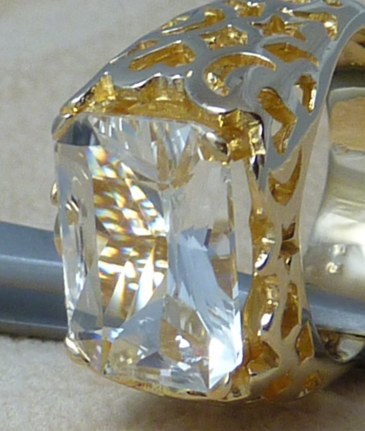 So sánh White Topaz và Kim Cương cho chiếc nhẫn cưới của bạn 1 camkimcuong1