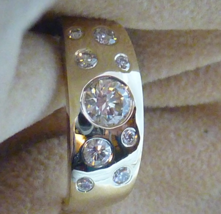 So sánh White Topaz và Kim Cương cho chiếc nhẫn cưới của bạn 4 camkimcuong2