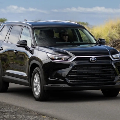 Review TOYOTA GRAND HIGHLANDER 2024: Chiếc xe 3 hàng ghế mạnh mẽ