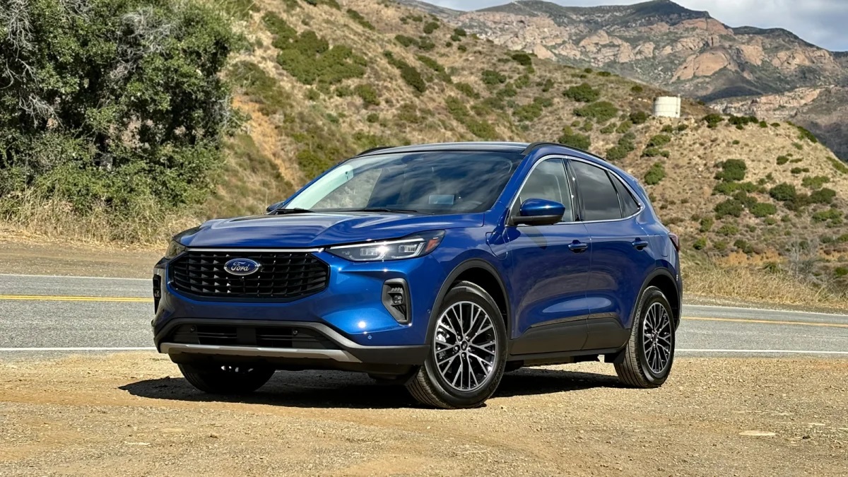 REVIEW FORD ESCAPE 2024: Dễ tạo thiện cảm nhưng Không gian và Giá là