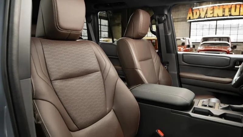 Toyota Land Cruiser 2024 trim