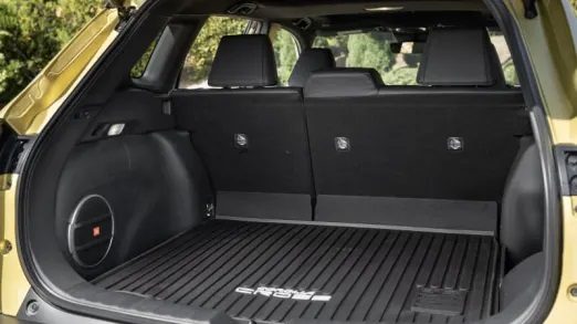 khoang đồ cross 2024