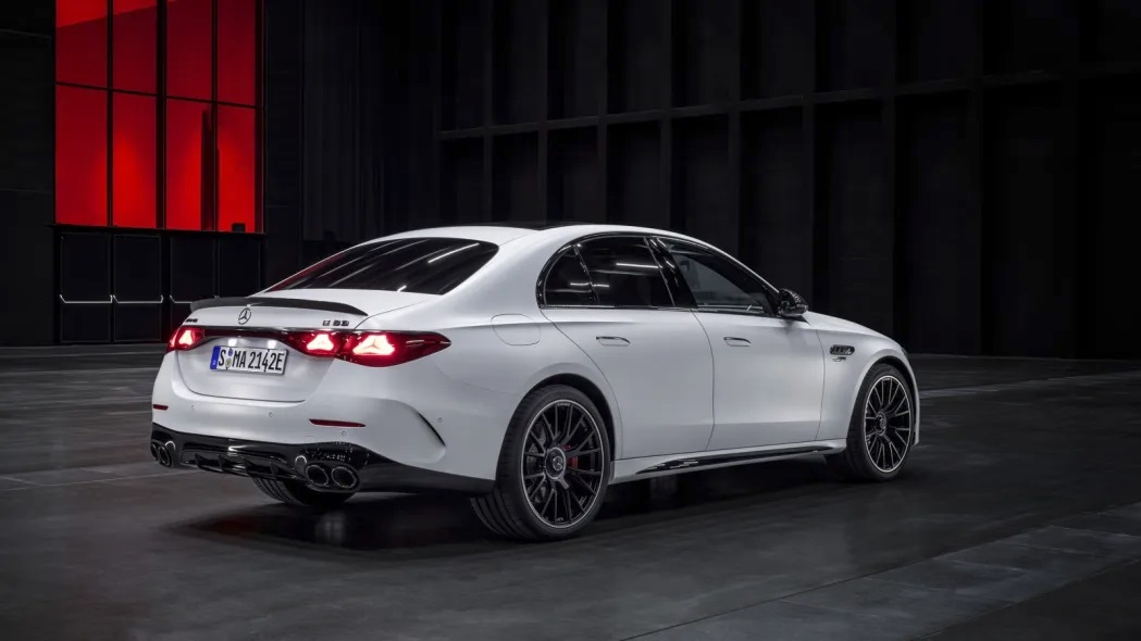 MERCEDES-AMG E 53 HYBRID