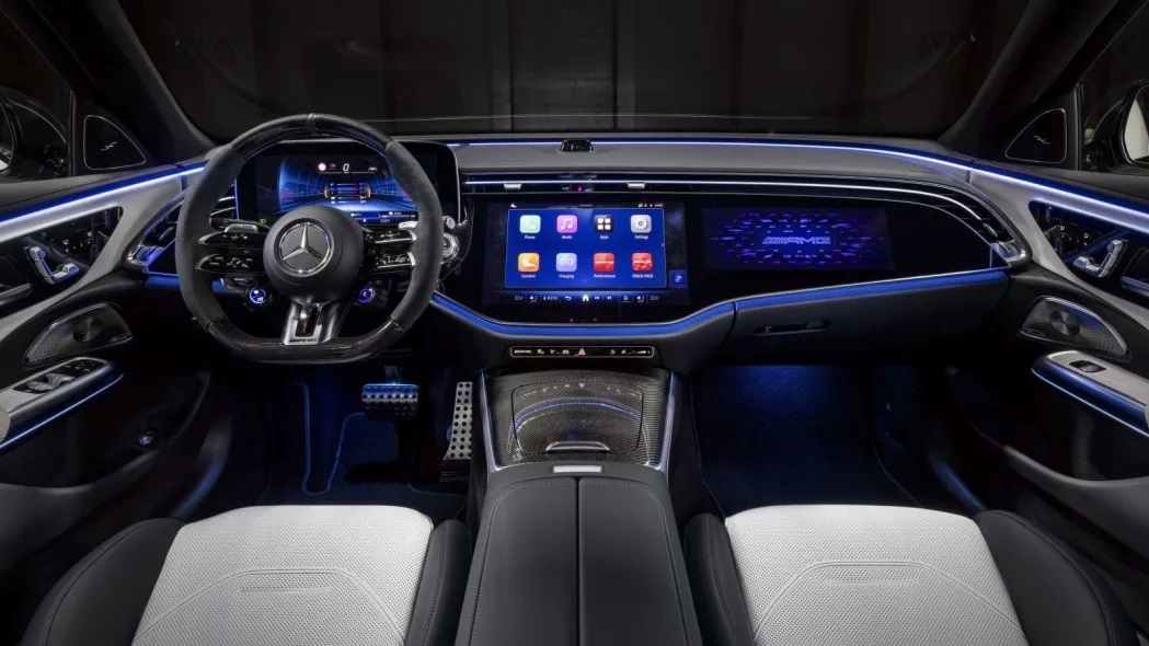 MERCEDES-AMG E 53 HYBRID