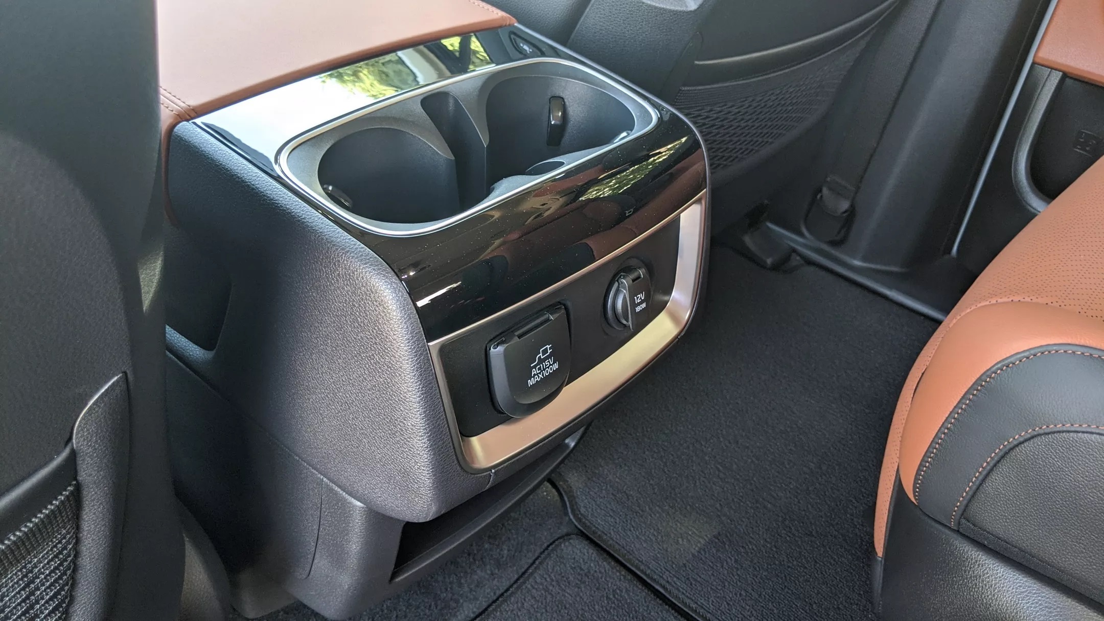 Review Kia Carnival 2024: Một chiếc Minivan dành cho chuyến đi chơi xa 12 Nội thất Kia Carnival 2024