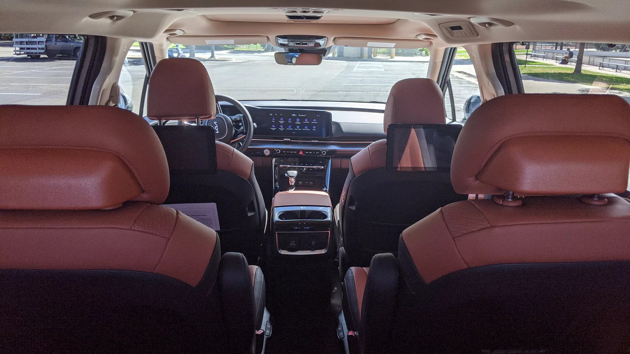 Review Kia Carnival 2024: Một chiếc Minivan dành cho chuyến đi chơi xa 14 Nội thất Kia Carnival 2024