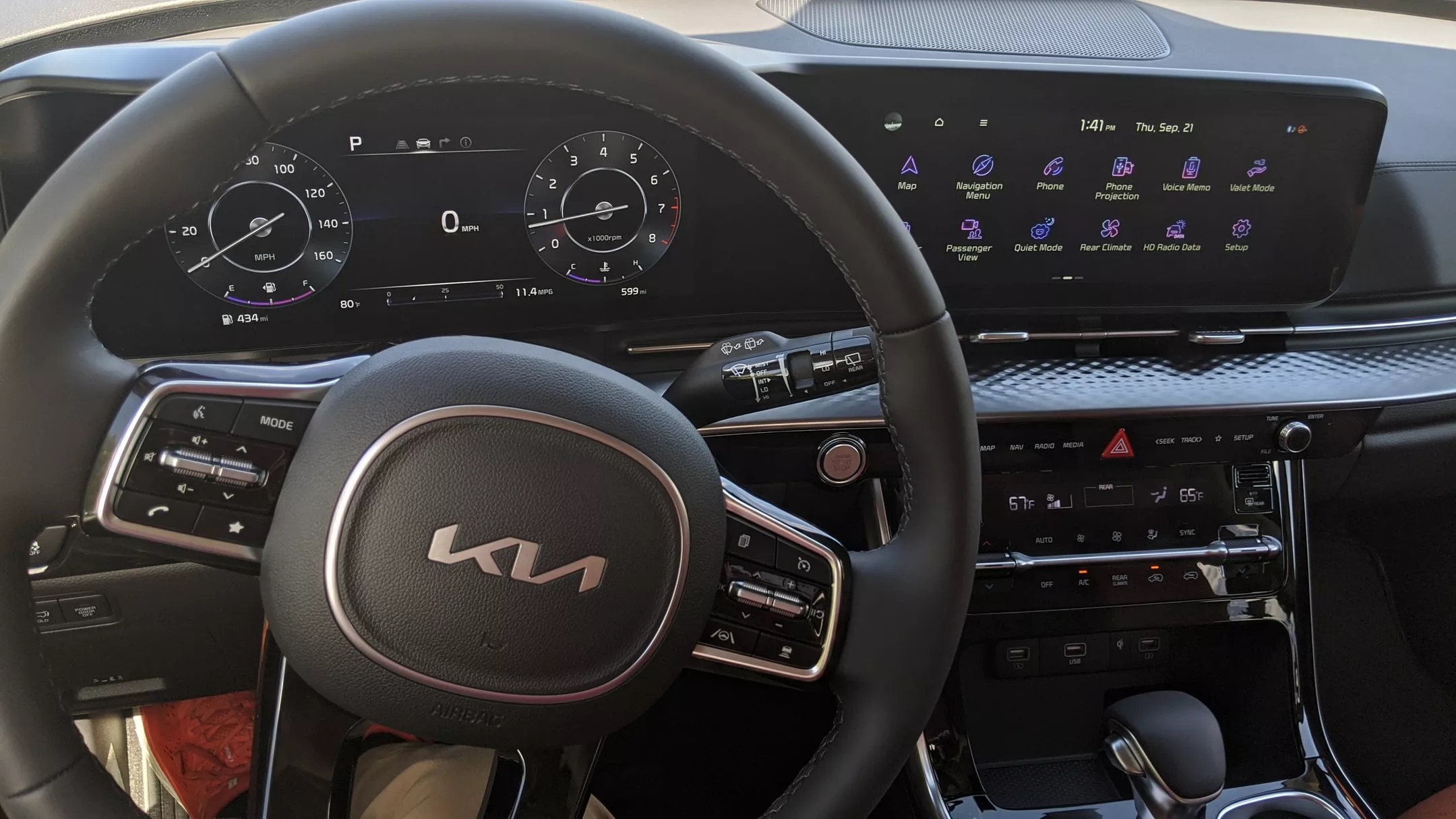 Review Kia Carnival 2024: Một chiếc Minivan dành cho chuyến đi chơi xa 19 Hệ thống giải trí Kia Carnival 2024