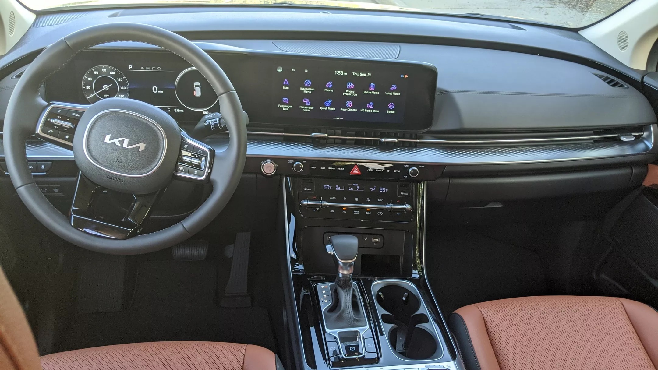 Review Kia Carnival 2024: Một chiếc Minivan dành cho chuyến đi chơi xa 18 Hệ thống giải trí Kia Carnival 2024