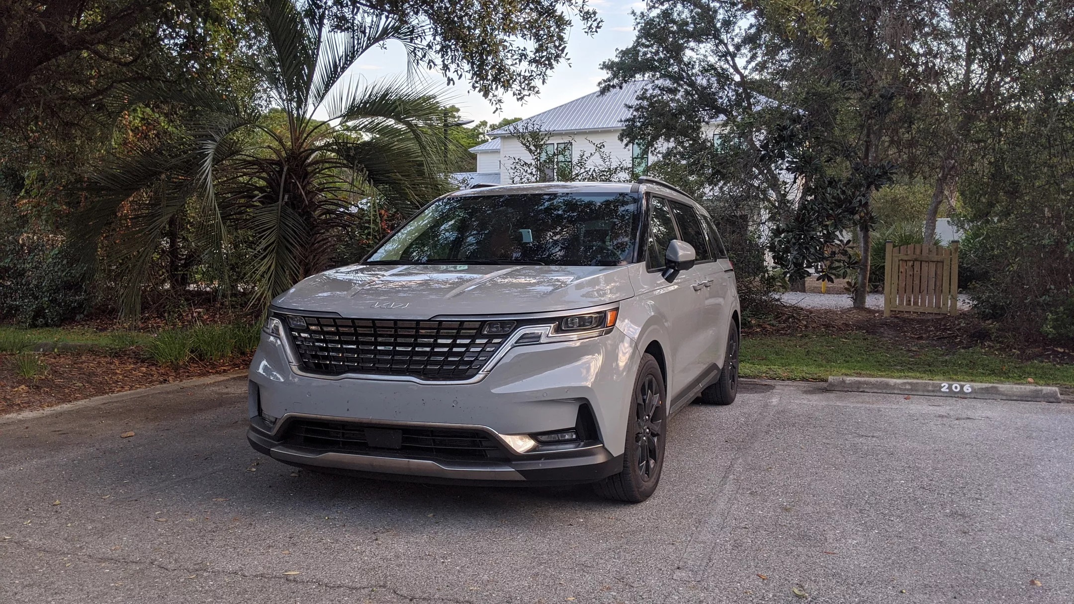 Review Kia Carnival 2024: Một chiếc Minivan dành cho chuyến đi chơi xa 2 cam xe tra gop ha noi7
