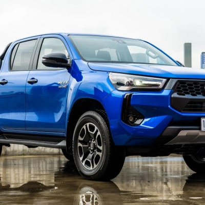 Review Toyota HiLux SR5 V-Active 2024