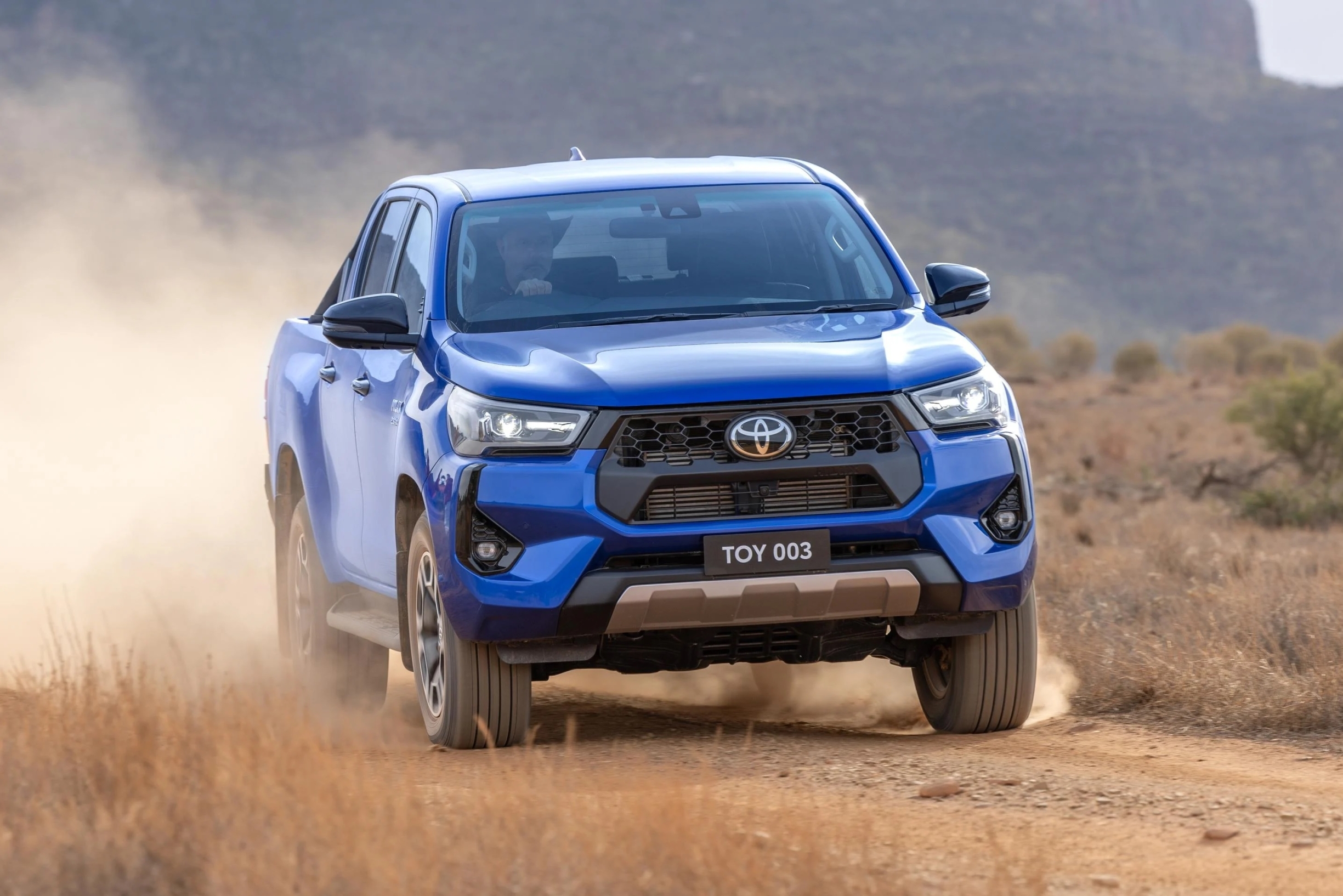 Review Toyota HiLux SR5 V-Active 2024 16 Toyota HiLux SR5 V-Active 2024