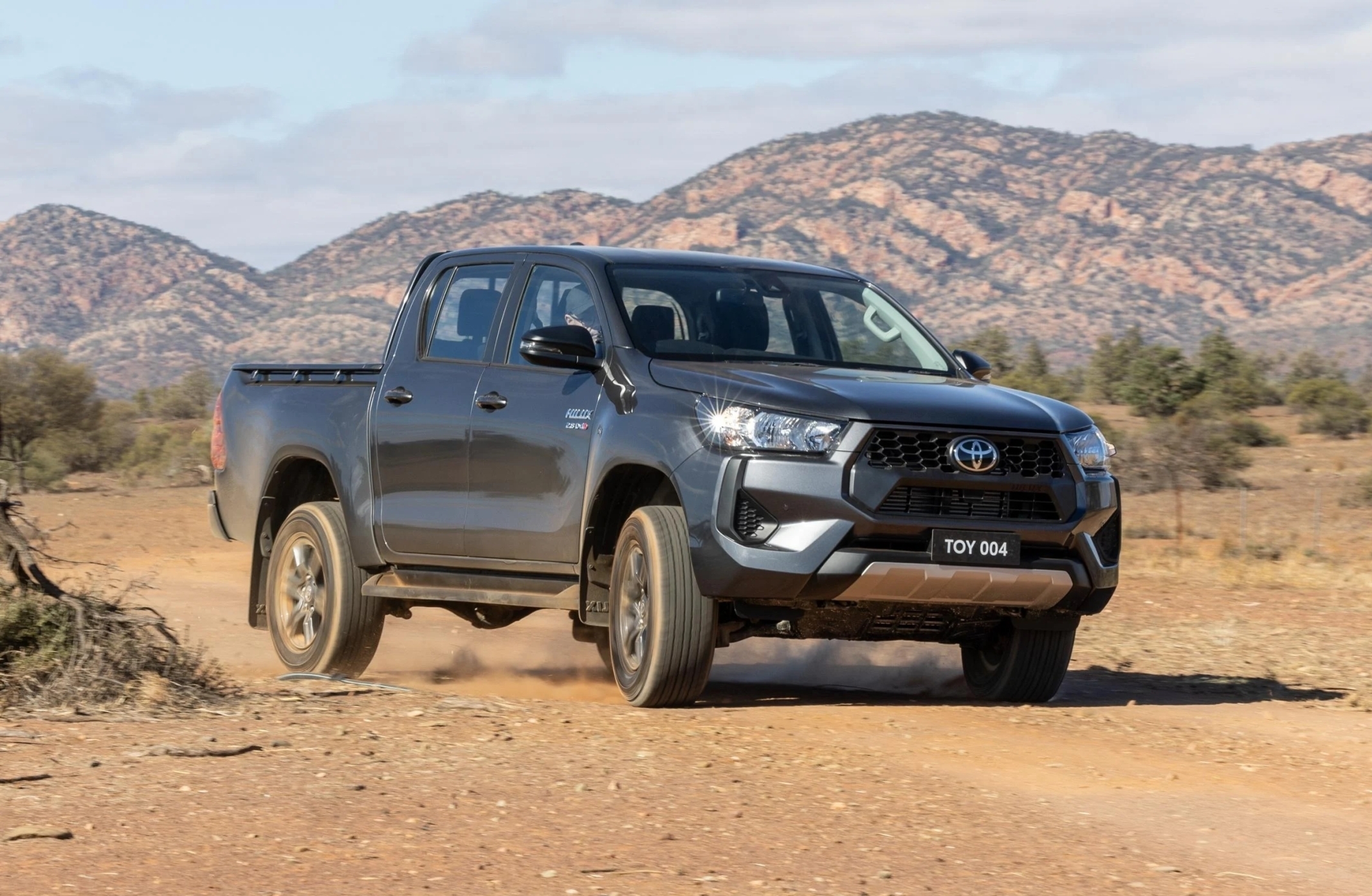 Review Toyota HiLux SR5 V-Active 2024 19 Toyota HiLux SR5 V-Active 2024