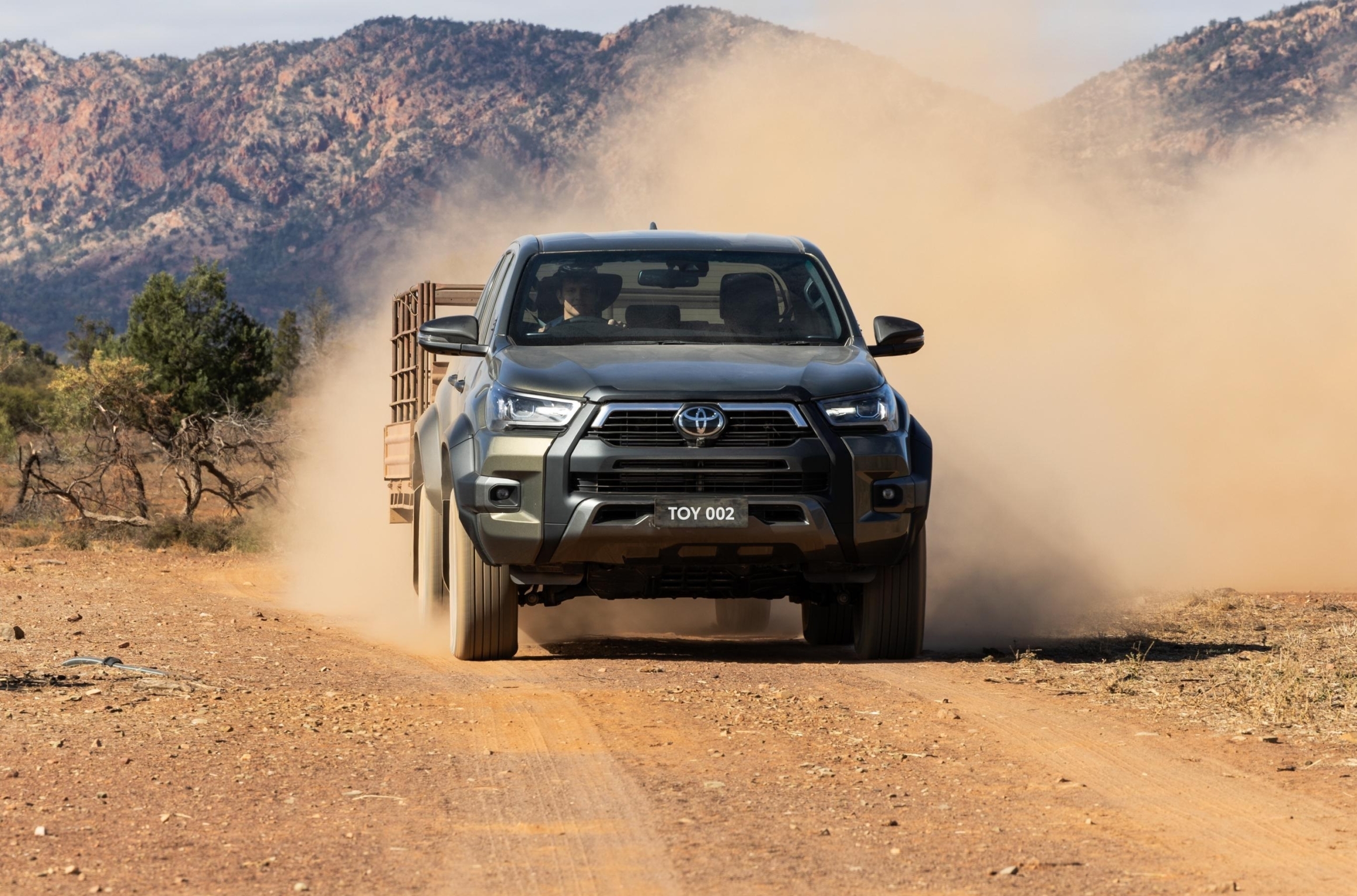 Review Toyota HiLux SR5 V-Active 2024 22 Toyota HiLux SR5 V-Active 2024