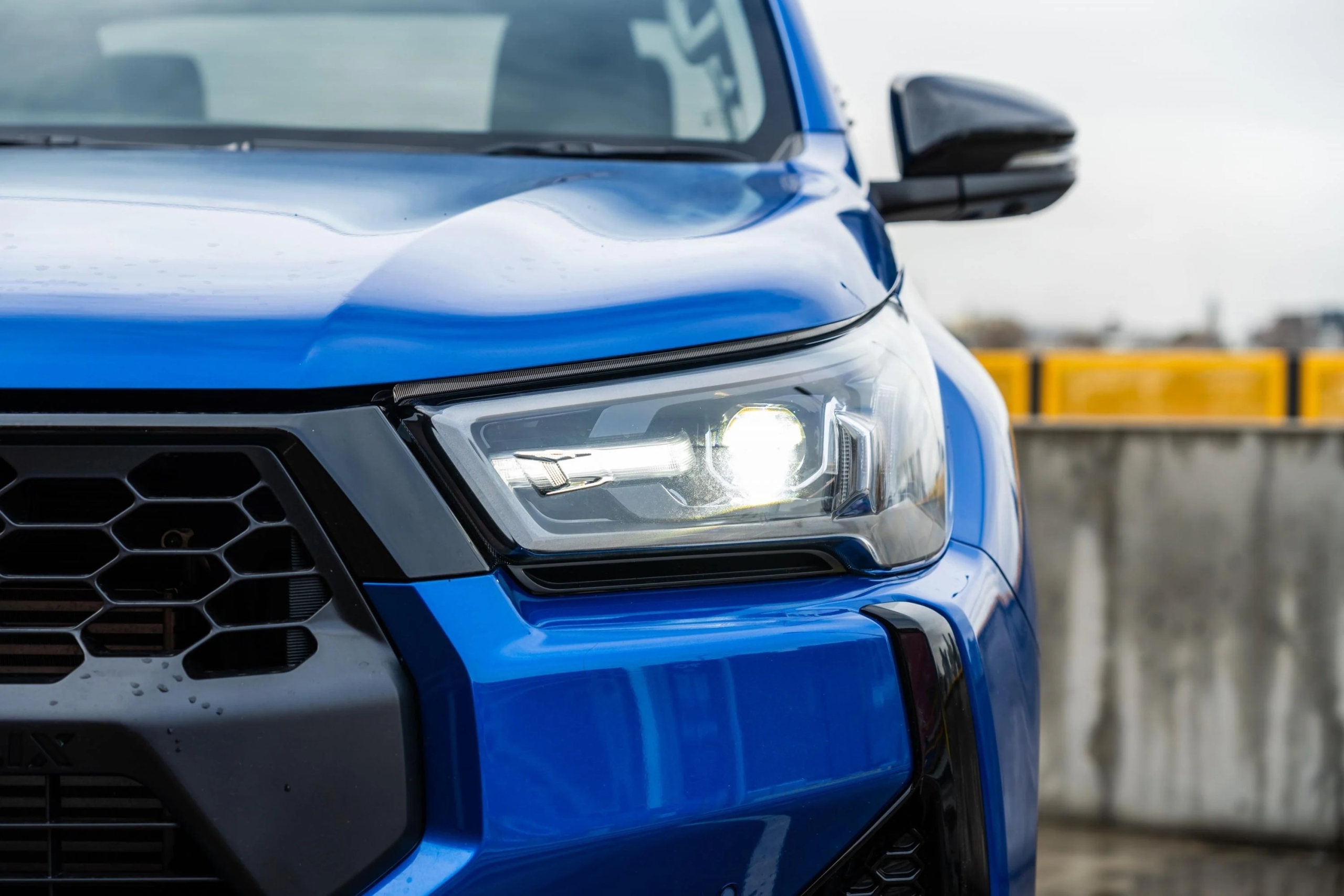 Review Toyota HiLux SR5 V-Active 2024 24 Toyota HiLux SR5 V-Active 2024