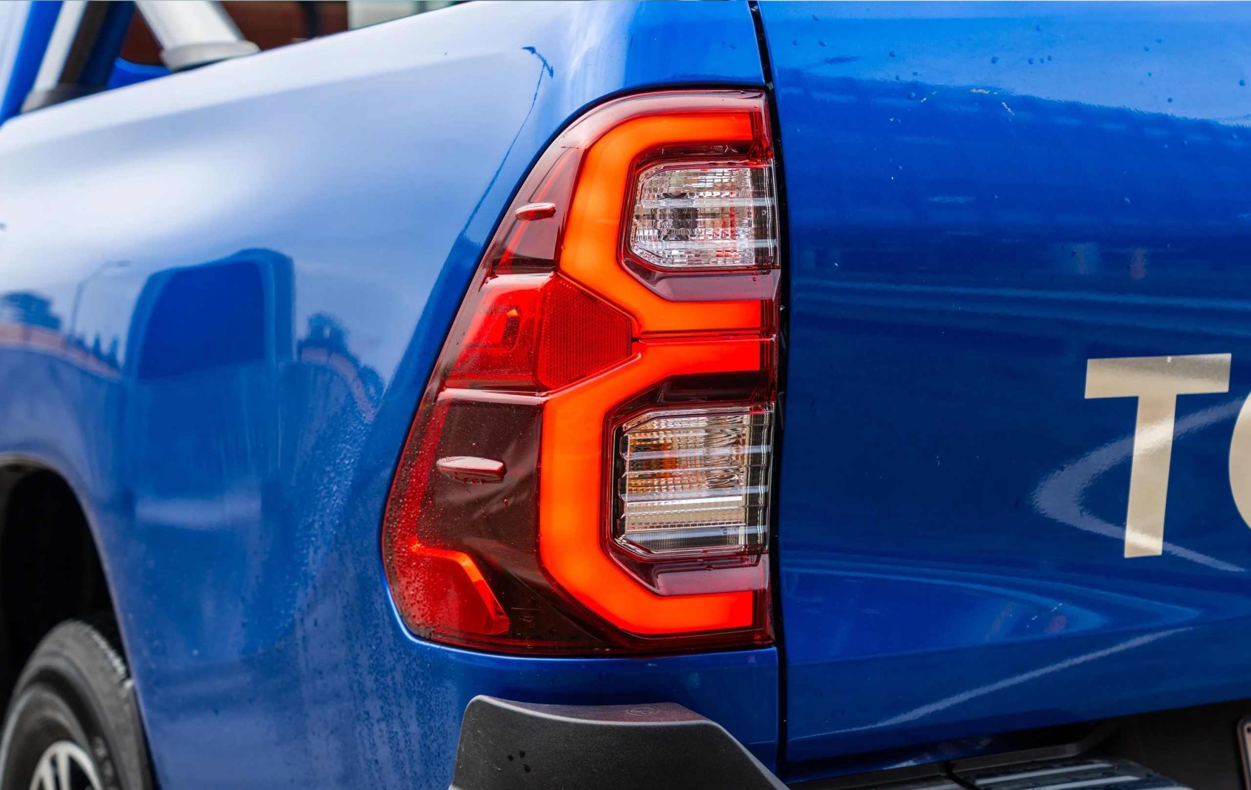 Review Toyota HiLux SR5 V-Active 2024 27 Toyota HiLux SR5 V-Active 2024