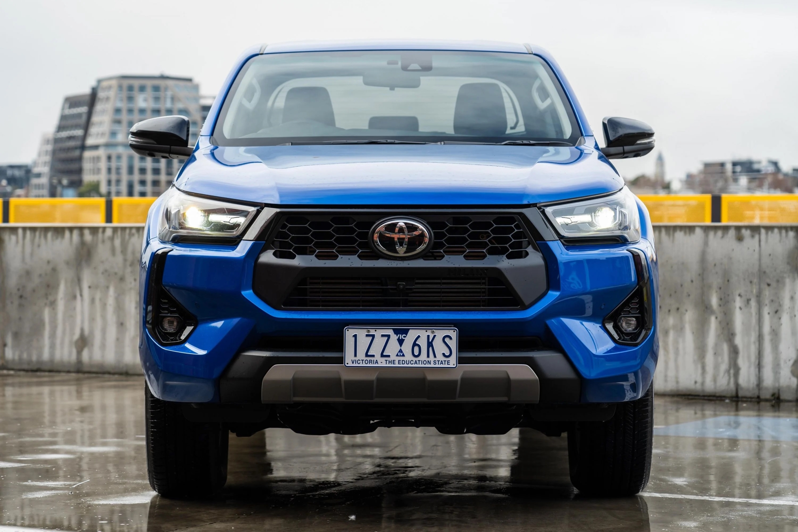 Review Toyota HiLux SR5 V-Active 2024 4 Toyota HiLux SR5 V-Active 2024