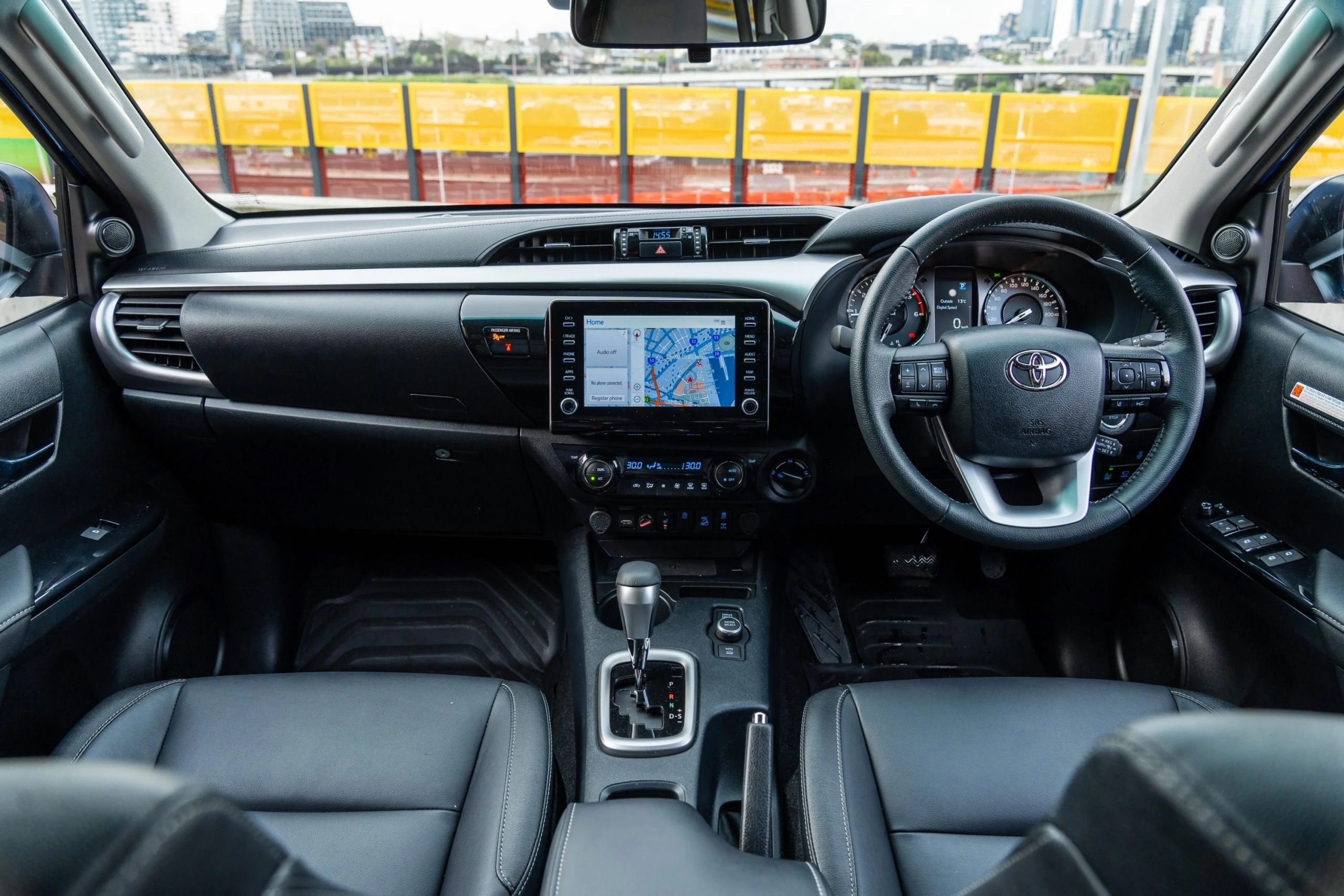 Review Toyota HiLux SR5 V-Active 2024 5 Toyota HiLux SR5 V-Active 2024