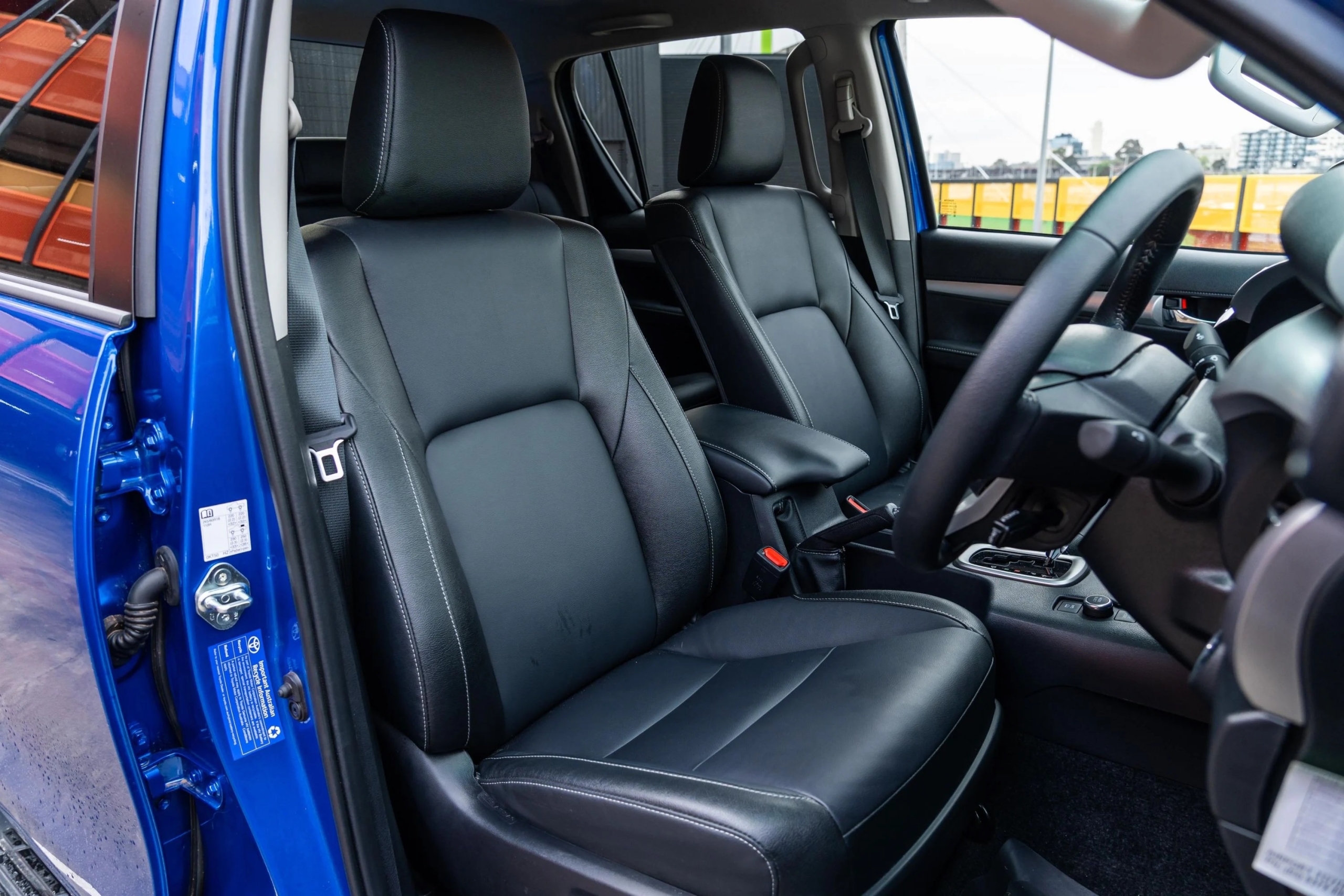 Review Toyota HiLux SR5 V-Active 2024 6 Toyota HiLux SR5 V-Active 2024