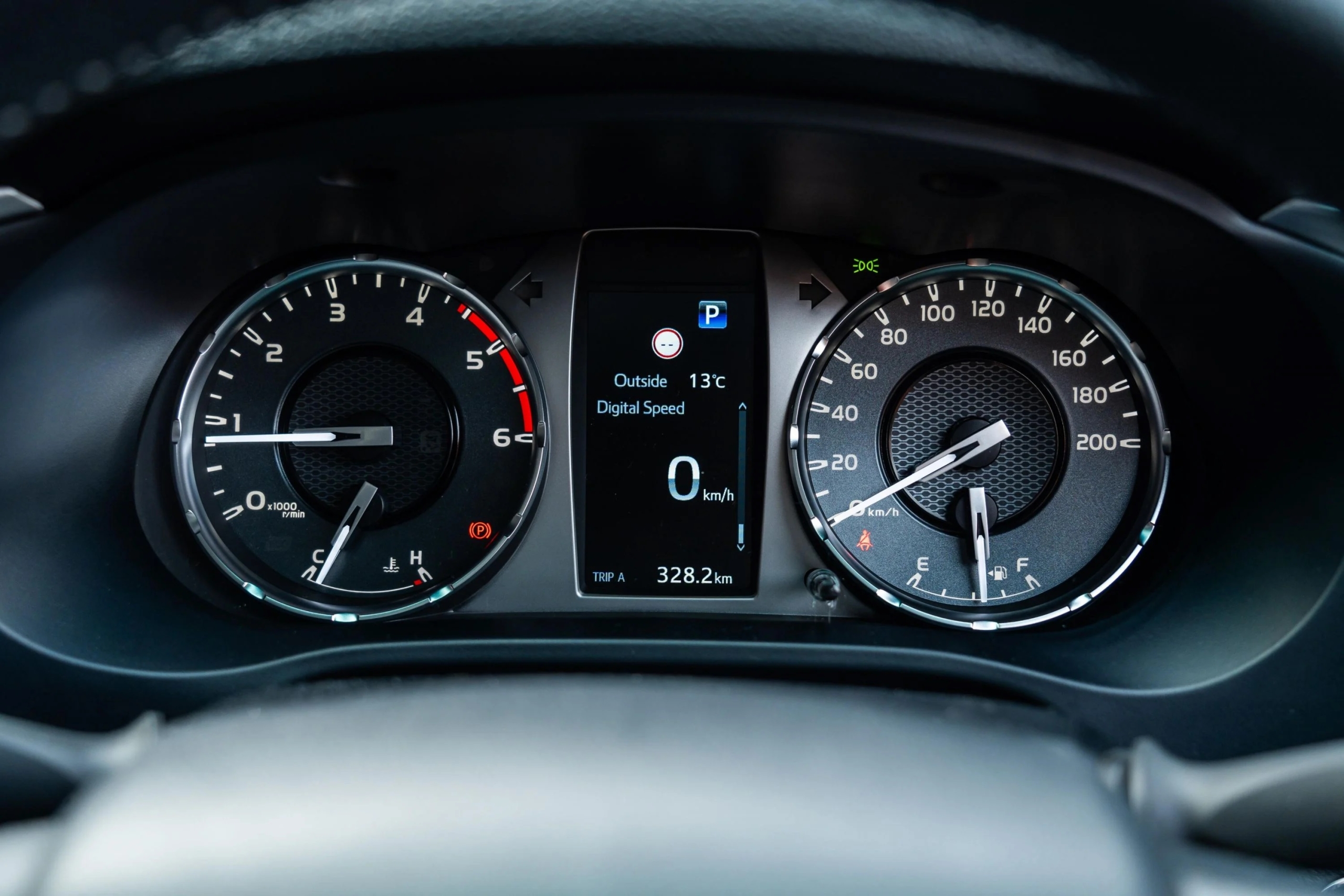 Review Toyota HiLux SR5 V-Active 2024 7 Toyota HiLux SR5 V-Active 2024