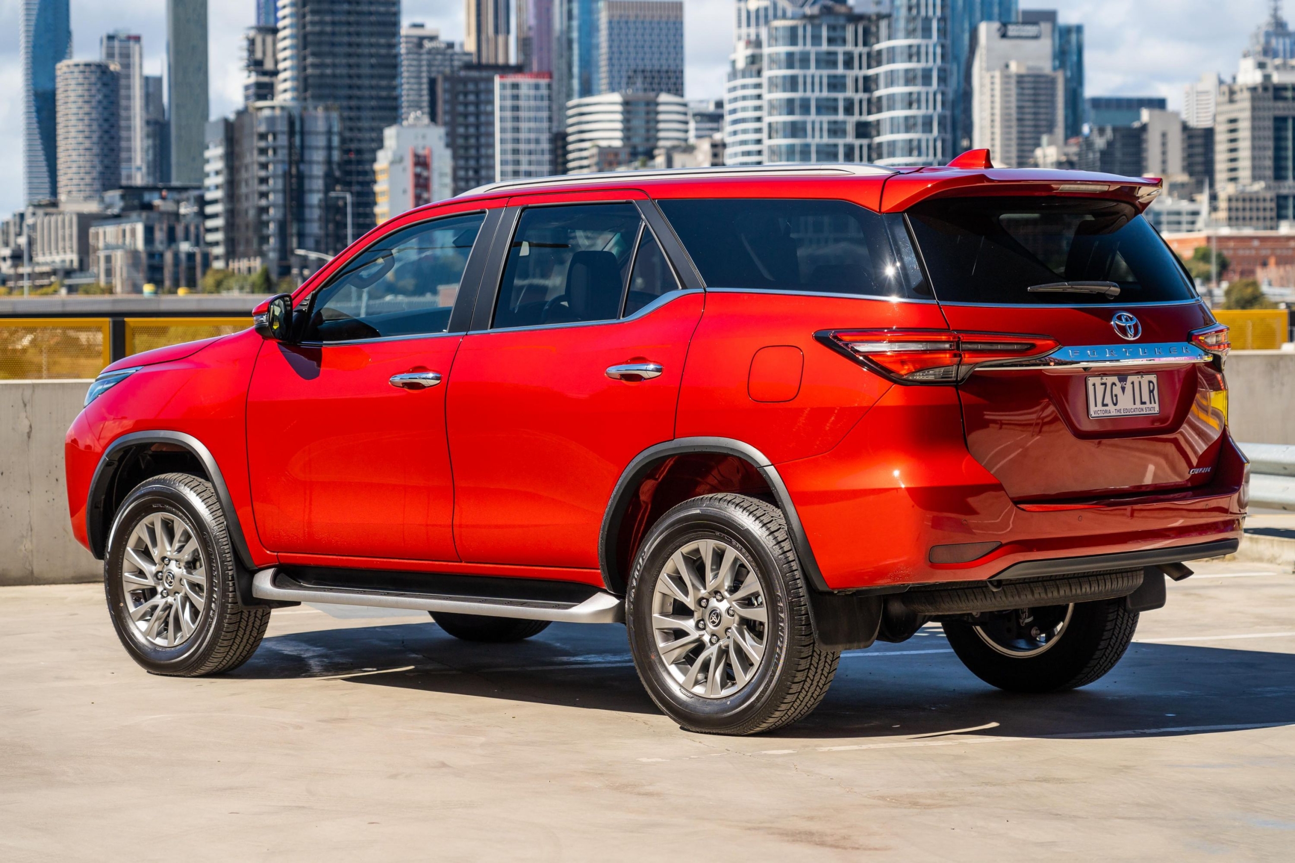 Đánh giá Toyota Fortuner 2024 2 cam xe ngan hang ha noi2 scaled