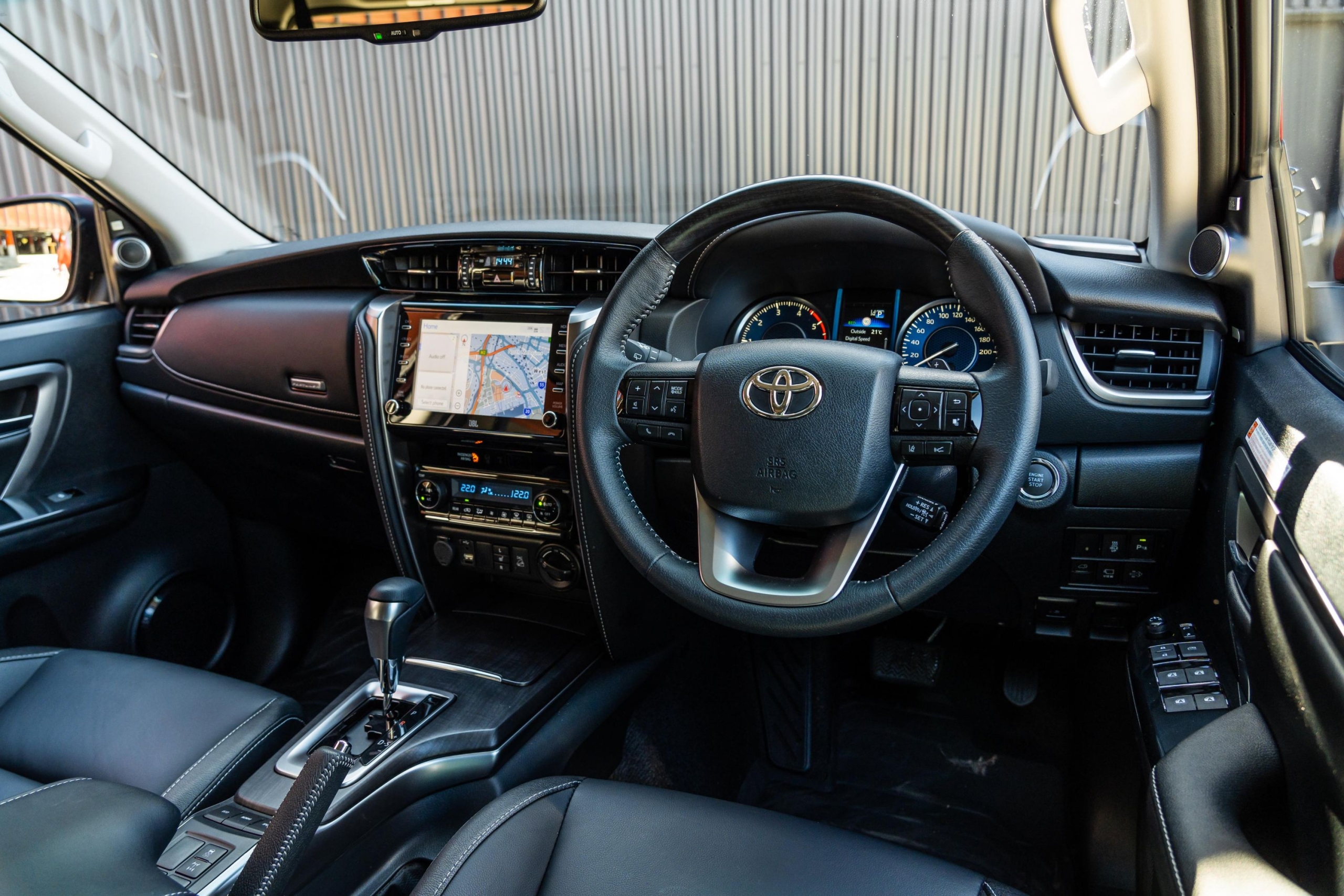 Đánh giá Toyota Fortuner 2024 28 cam xe ngan hang ha noi24 scaled