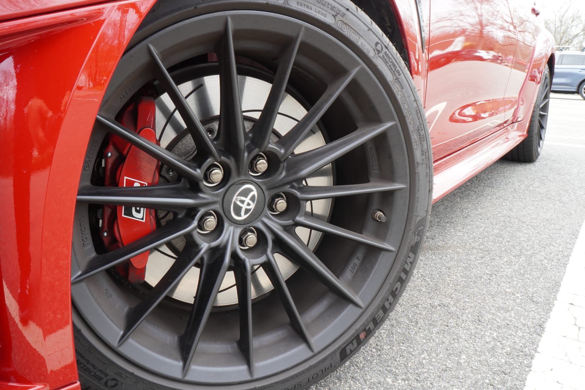 So sánh Toyota Corolla GR 2025 vs Honda Civic Type R 2025: Hatchback nào phù hợp để chạy hàng ngày hơn? 5 So sánh Toyota Corolla GR 2025 vs Honda Civic Type R 2025