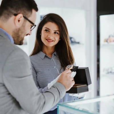 Kim Cương Nuôi Cấy Trong Phòng Thí Nghiệm: Những Điều Cần Biết
