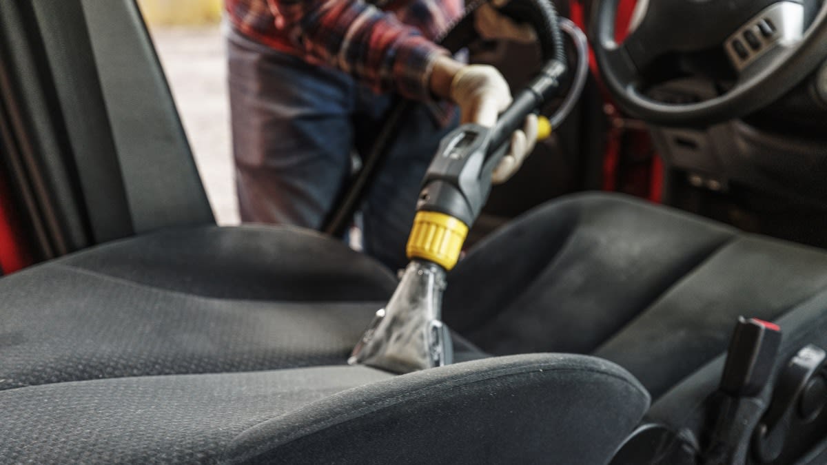 Cách diệt kiến trong ô tô 4 kiến vào xe ô tô