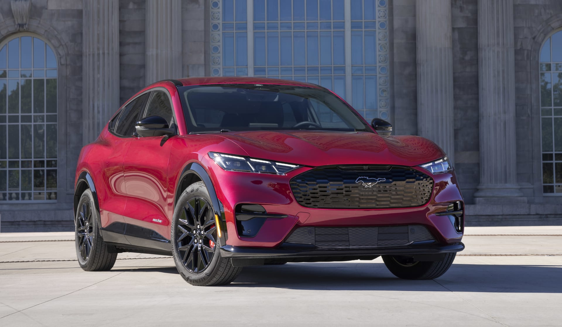 So sánh Hyundai Ioniq 5 2025 và Ford Mustang Mach-E: 5 khác biệt đầy điện khí 10 Hyundai Ioniq 5 vs. Ford Mustang Mach-E