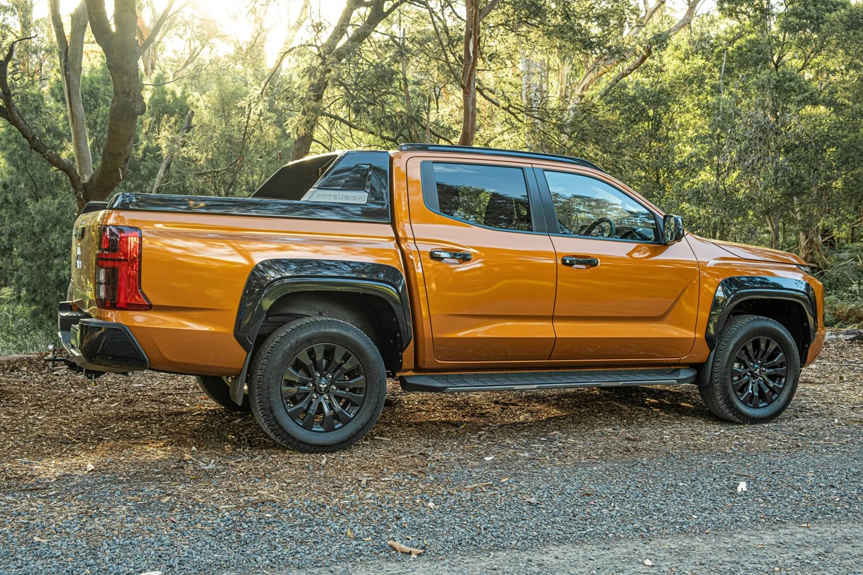 Đánh giá Mitsubishi Triton GSR 2025: Nổi bật giữa thị trường bán tải đông đúc 2 Mitsubishi Triton GSR 2025