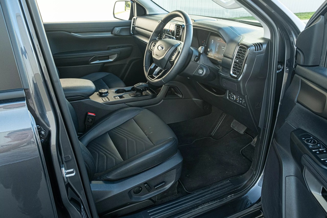 Đánh giá Ford Everest 2025: Chiếc SUV phát triển từ Ranger 7 Ford Everest 2025