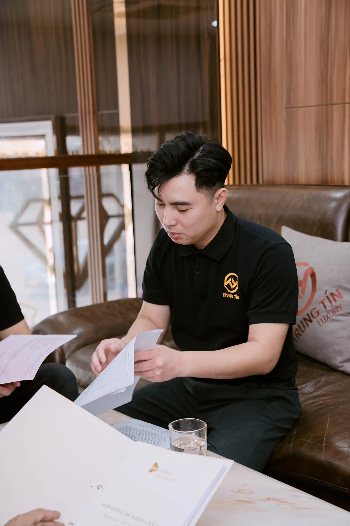 trao đổi hồ sơ cầm sổ đỏ tại Trung Tín