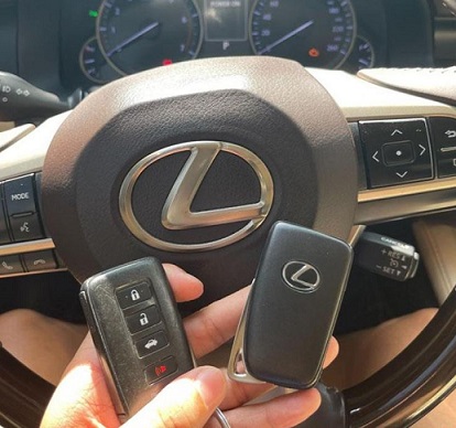 Anh Hoàng N. (Tây Hồ) – Lexus RX350.