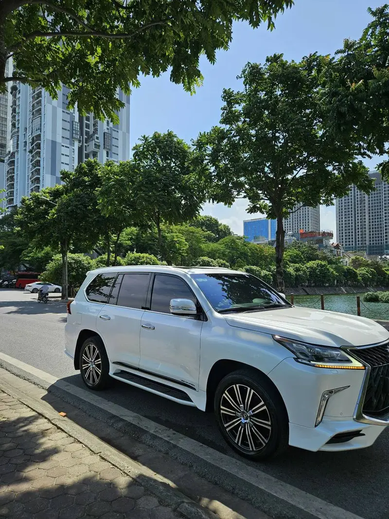 Cầm xe sang, xe cao cấp có cần mang ra hãng kiểm tra không? 3 Lexus LX570 trong trường hợp kiểm tra thực tế tại Trung Tín